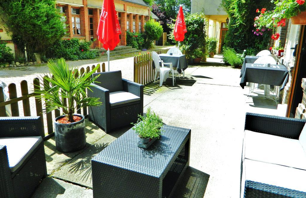 Hotel Restaurant Le Cygne Conches-en-Ouche Экстерьер фото